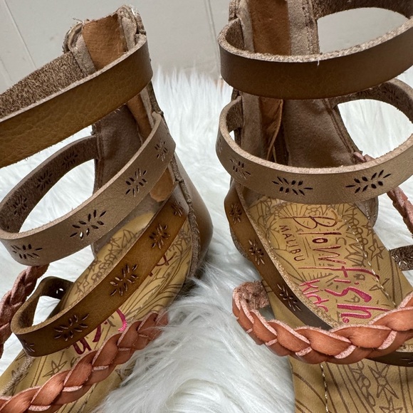 Stylish Braided Sandals in Tan and Pink - Picture 8 of 12
